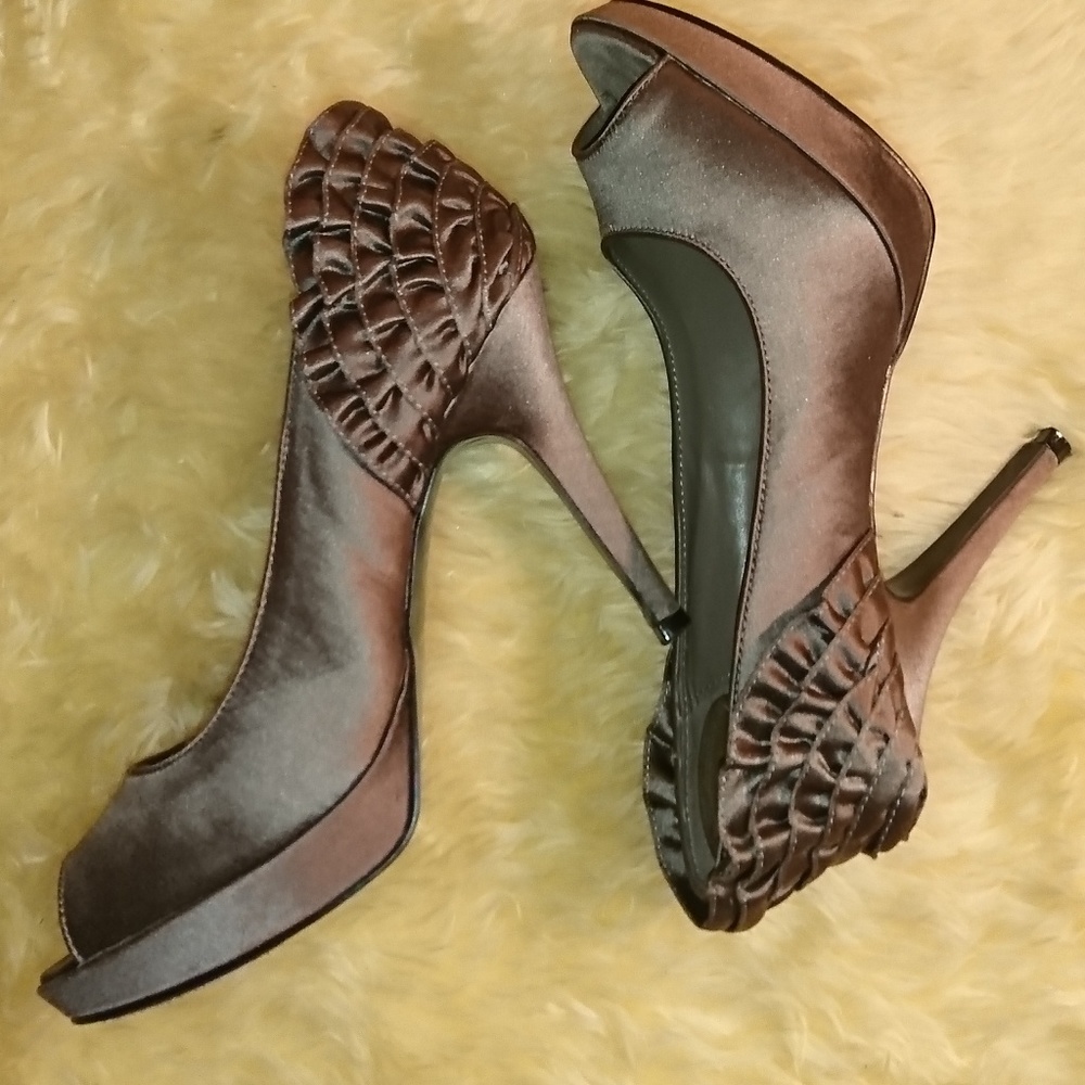 Steve Madden satin heels